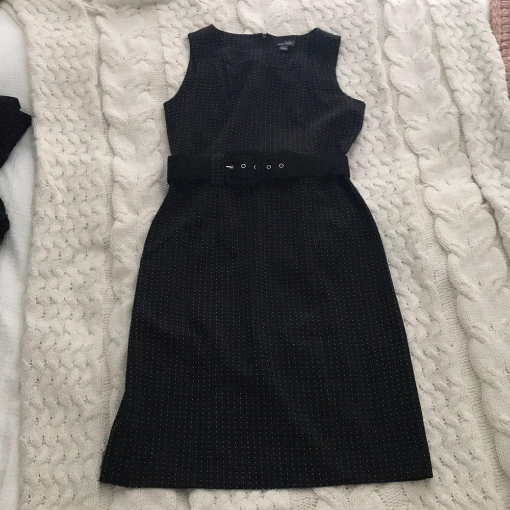 Sleeveless belted dress